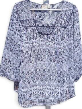 St. John's Bay Black & White Geometric Peasant Top